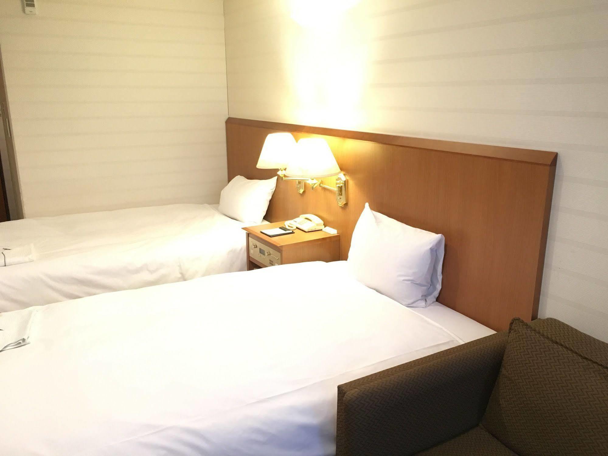 Hotel Yokohama Camelot Japan Esterno foto