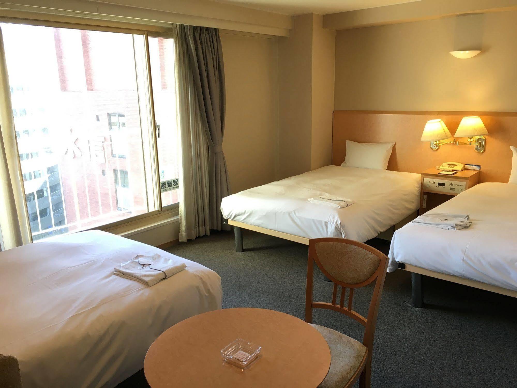 Hotel Yokohama Camelot Japan Esterno foto