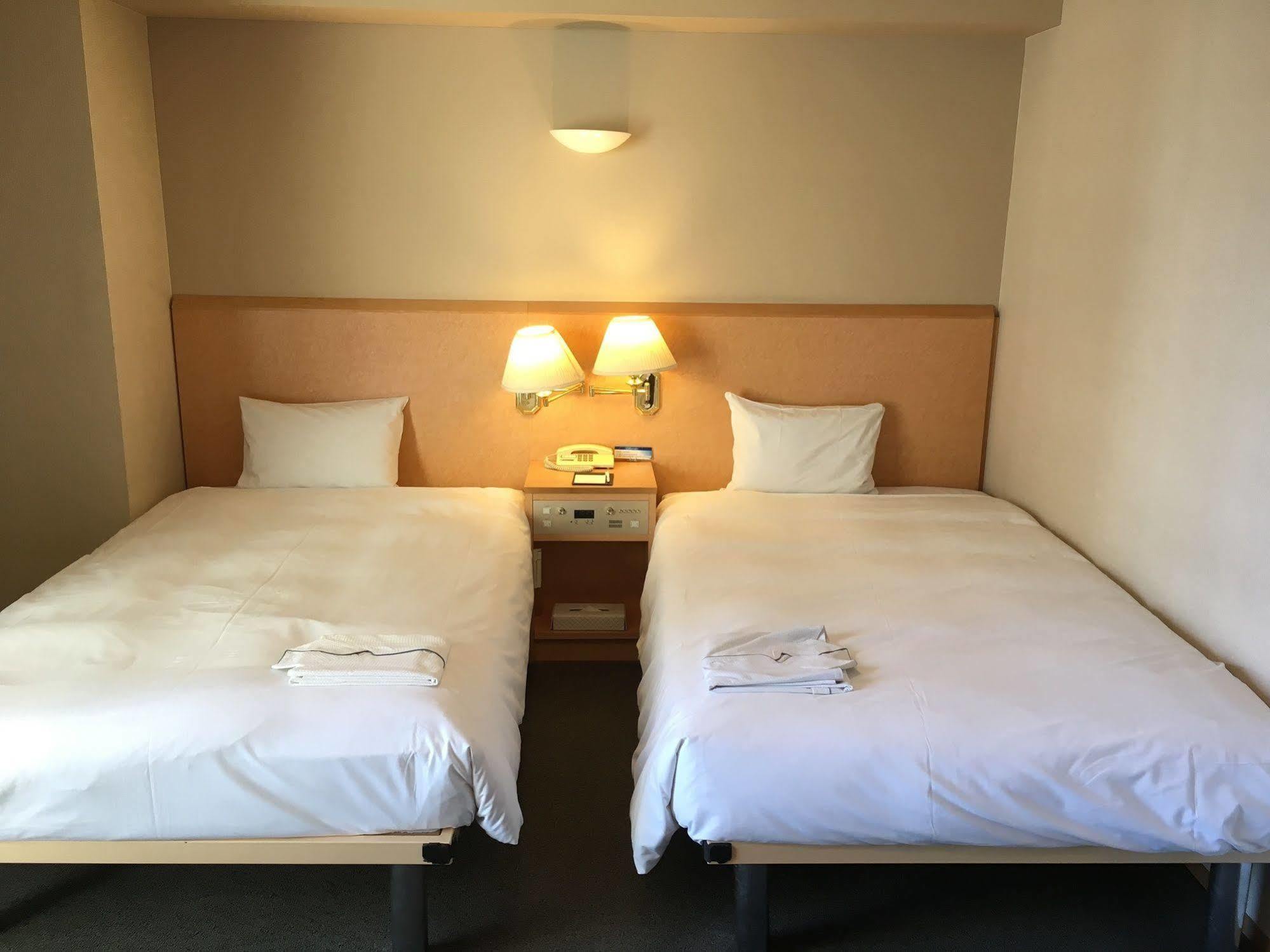 Hotel Yokohama Camelot Japan Esterno foto