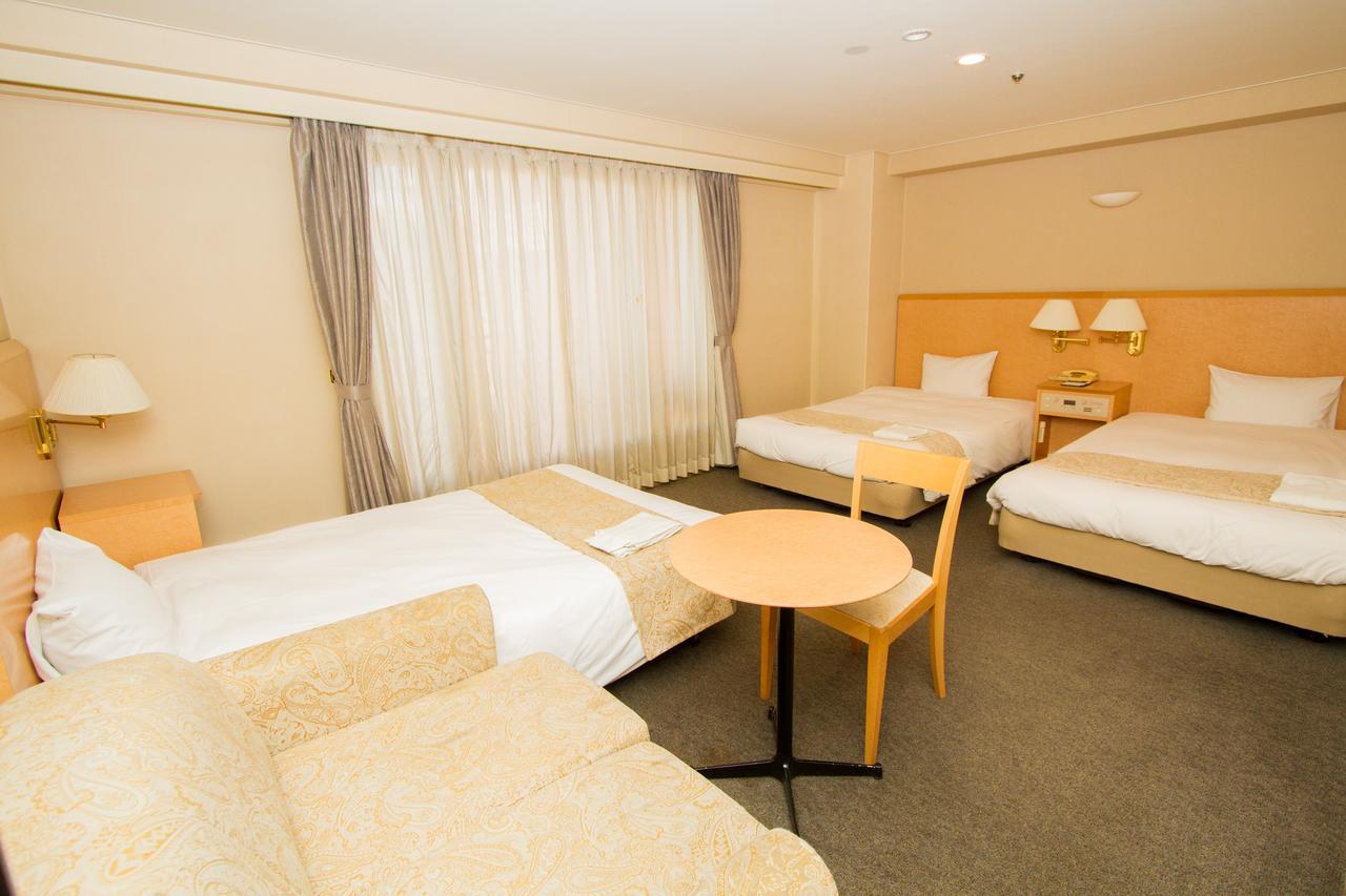 Hotel Yokohama Camelot Japan Esterno foto